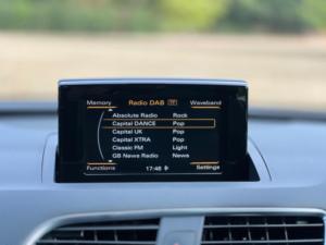 2017 Audi Q3 1.4 Tfsi Cod S Line Edition S Tronic Euro 6 (s/s) 5dr in Black — image 4