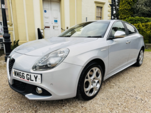 2017 Alfa Romeo Giulietta 2.0 New Giulietta 2.0 Jtdm-2 150hp Super Limited Edition in Silver — image 2