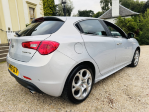 2017 Alfa Romeo Giulietta 2.0 New Giulietta 2.0 Jtdm-2 150hp Super Limited Edition in Silver — image 4