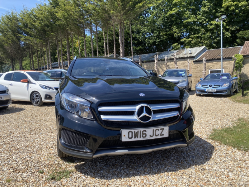 2016 Mercedes-Benz Gla 2.1 Gla220d Amg Line in Black — image 1