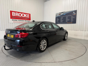2010 BMW 5 Series 3.0 530d Se Steptronic Euro 5 4dr in Black — image 4