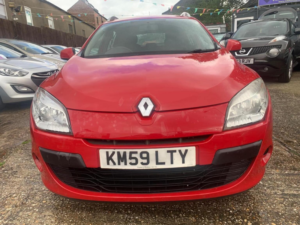 2009 Renault Megane 1.5 Dci Expression Sport Tourer Euro 4 5dr in Red — image 2