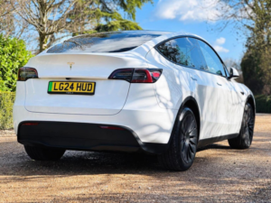 2024 Tesla Model Y Auto Rwd 5dr in White — image 3