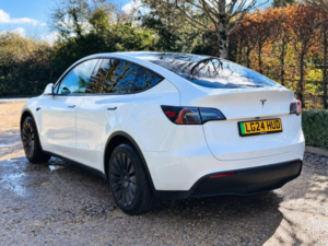2024 Tesla Model Y Auto Rwd 5dr in White — image 4