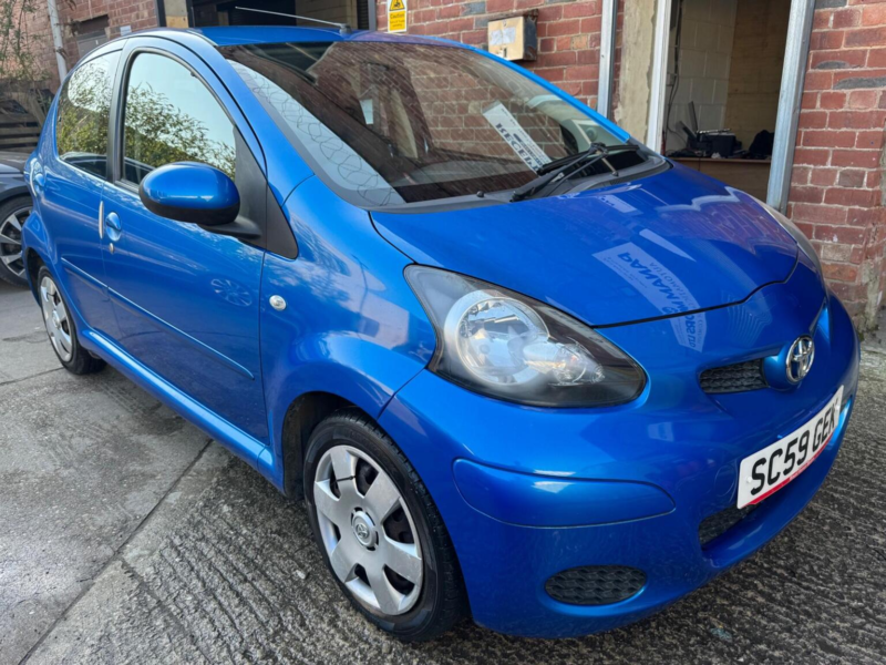 2010 Toyota Aygo 1.0 Vvt-I Blue Multimode Euro 4 5dr in Blue — image 1