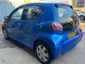 2010 Toyota Aygo 1.0 Vvt-I Blue Multimode Euro 4 5dr in Blue — image 2
