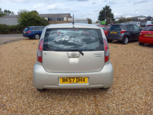 2007 Daihatsu Sirion 1.0 S 5dr in Gold — image 6