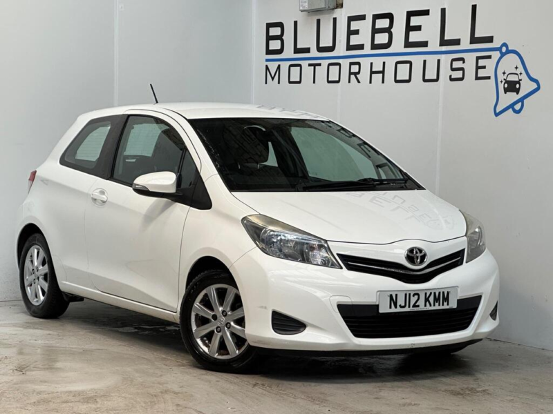 2012 Toyota Yaris 1.33 Dual Vvt-I Tr Euro 5 3dr in White — image 1