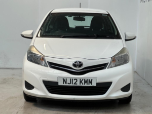 2012 Toyota Yaris 1.33 Dual Vvt-I Tr Euro 5 3dr in White — image 2