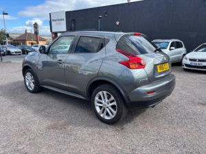 2011 Nissan Juke 1.6 Acenta Premium Euro 5 5dr in Grey — image 2