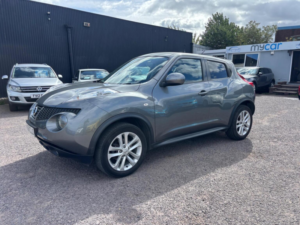 2011 Nissan Juke 1.6 Acenta Premium Euro 5 5dr in Grey — image 4