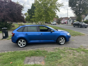 2015 Skoda Rapid Spaceback 1.6 Tdi Se Sport in Blue — image 3