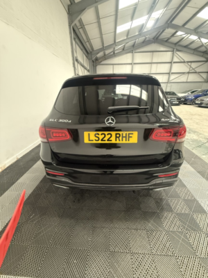 2022 Mercedes-Benz Glc 2.0 Glc300d Amg Line in Black — image 5