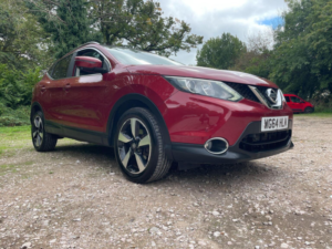 2014 Nissan Qashqai 1.2 Dig-T N-Tec+ Xtron 2WD Euro 5 (s/s) 5dr in Red — image 2