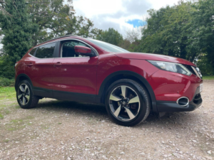 2014 Nissan Qashqai 1.2 Dig-T N-Tec+ Xtron 2WD Euro 5 (s/s) 5dr in Red — image 3