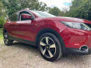 2014 Nissan Qashqai 1.2 Dig-T N-Tec+ Xtron 2WD Euro 5 (s/s) 5dr in Red — image 4