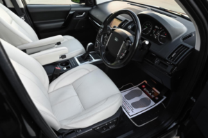 2012 Land Rover Freelander 2 2.2 Sd4 Hse Lux Commandshift 4WD Euro 5 5dr in Black — image 4