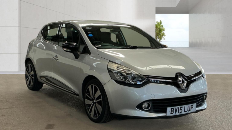 2015 Renault Clio 0.9 Tce Dynamique S Medianav Euro 5 (s/s) 5dr in Silver — image 1