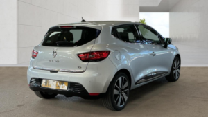 2015 Renault Clio 0.9 Tce Dynamique S Medianav Euro 5 (s/s) 5dr in Silver — image 4