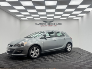 2013 Vauxhall Astra 1.4 T 16v Sri in Silver — image 3
