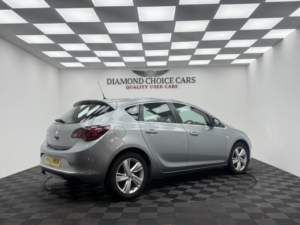 2013 Vauxhall Astra 1.4 T 16v Sri in Silver — image 6