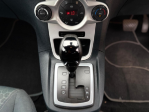 2009 Ford Fiesta 1.4 Titanium 5dr in Green — image 4