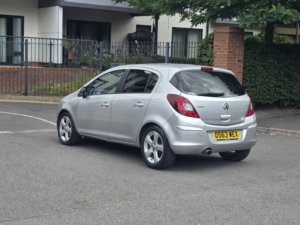 2013 Vauxhall Corsa 1.2 16v Sxi Hatchback 5dr Petrol Manual Euro 5 (a/c) (85 Ps) in Silver — image 4