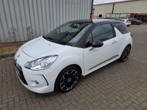 2011 Citroen Ds3 1.6 E-Hdi Airdream Dstyle Plus in White — image 4
