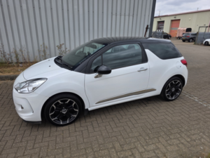 2011 Citroen Ds3 1.6 E-Hdi Airdream Dstyle Plus in White — image 5