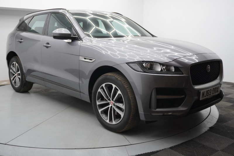 2019 Jaguar F-Pace 2.0 D180 R-Sport Auto AWD Euro 6 (s/s) 5dr in Grey — image 1