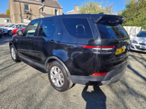 2017 Land Rover Discovery 2.0 Sd4 Se in Black — image 5