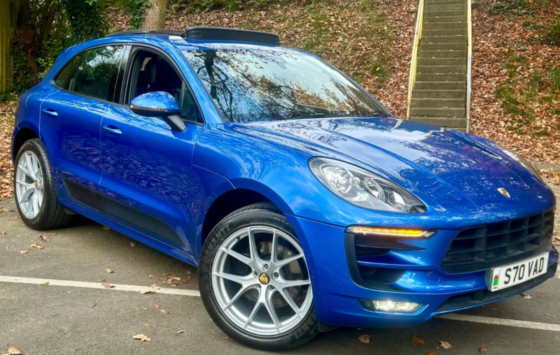 2014 Porsche Macan Turbo 4x4*panroof-Camera-7services**stunning!** in Blue — image 1