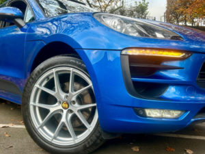 2014 Porsche Macan Turbo 4x4*panroof-Camera-7services**stunning!** in Blue — image 2