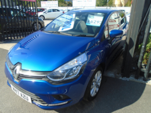 2017 Renault Clio 1.2 16v Dynamique Nav Hatchback 5dr Petrol Manual Euro 6 (75 Ps) in Blue — image 3