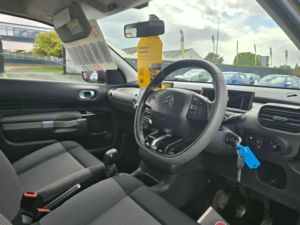 2015 Citroen C4 Cactus 1.2 Puretech Feel Hatchback 5dr Petrol Manual Euro 5 (euro 5) (82 Ps) in Yellow — image 5