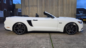 2017 Ford Mustang 5.0 V8 Gt Selshift Euro 6 2dr in White — image 5