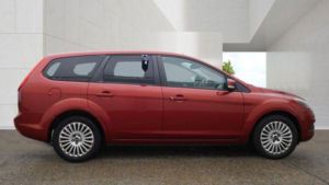 2008 Ford Focus 2.0 Titanium 5dr in Red — image 5