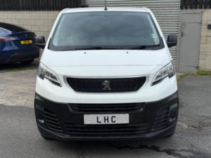2017 Peugeot Expert 2.0 Bluehdi 1400 Professional Standard Panel Van Mwb Euro 6 (s/s) 6dr in White — image 5