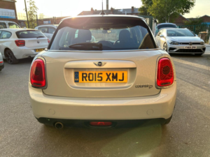 2015 MINI Hatch 1.5 Cooper D Euro 6 (s/s) 5dr in Silver — image 6