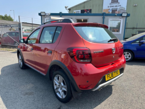 2017 Dacia Sandero Stepway 1.5 Dci Laureate Euro 6 (s/s) 5dr in Red — image 4