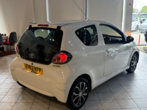 2013 Toyota Aygo 1.0 Vvt-I Ice in White — image 5
