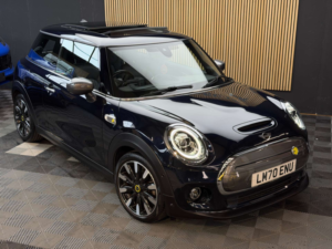 2020 MINI Electric Hatch Cooper Se 32.6kwh Level 3 Hatchback 3dr Electric Auto (184 Ps) in Black — image 3
