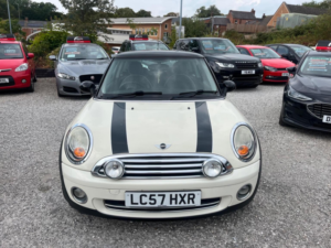 2007 MINI Hatch 1.6 Cooper Steptronic Euro 4 3dr in White — image 2