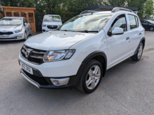 2016 Dacia Sandero Stepway 1.5 Stepway Ambiance Dci 90 in White — image 2