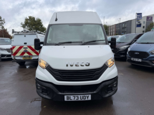 2024 Iveco Daily 2.3d Hpi 14v 35s 3520 Panel Van 5dr Diesel Manual Mwb H2 Euro 6 (s/s) (136 Ps) in White — image 4