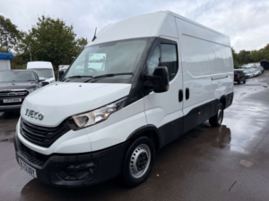 2024 Iveco Daily 2.3d Hpi 14v 35s 3520 Panel Van 5dr Diesel Manual Mwb H2 Euro 6 (s/s) (136 Ps) in White — image 5