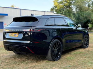 2019 Land Rover Range Rover Velar 2.0 D240 R-Dynamic Se Auto 4WD Euro 6 (s/s) 5dr in Black — image 5