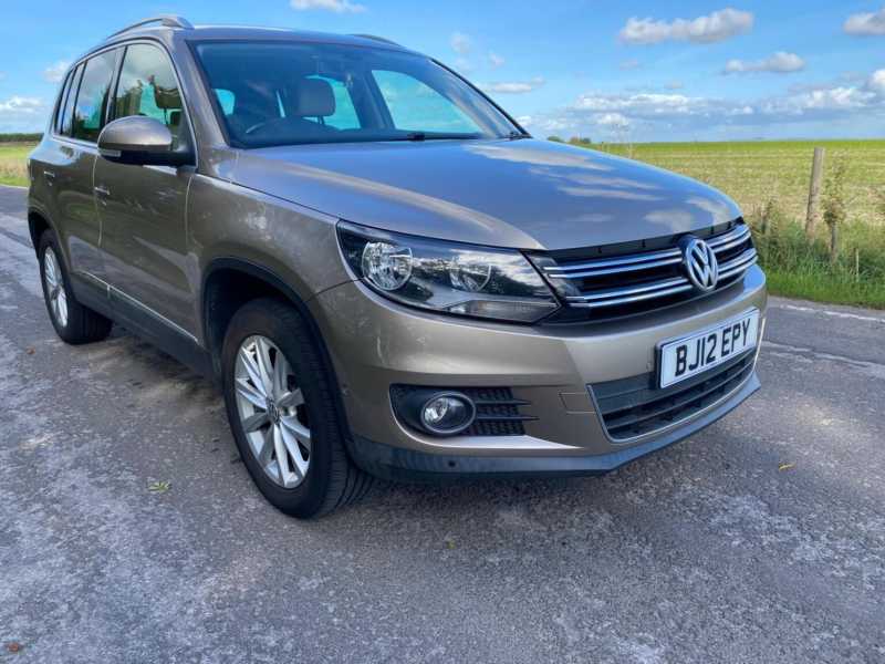 2012 Volkswagen Tiguan 2.0 Tdi Bluemotion Tech Se DSG 4WD Euro 5 (s/s) 5dr in Beige — image 1