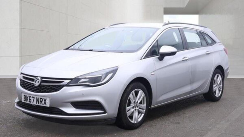 2018 Vauxhall Astra 1.6 Cdti Ecotec Blueinjection Design Sports Tourer Euro 6 (s/s) 5dr in Silver — image 1
