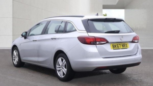 2018 Vauxhall Astra 1.6 Cdti Ecotec Blueinjection Design Sports Tourer Euro 6 (s/s) 5dr in Silver — image 4